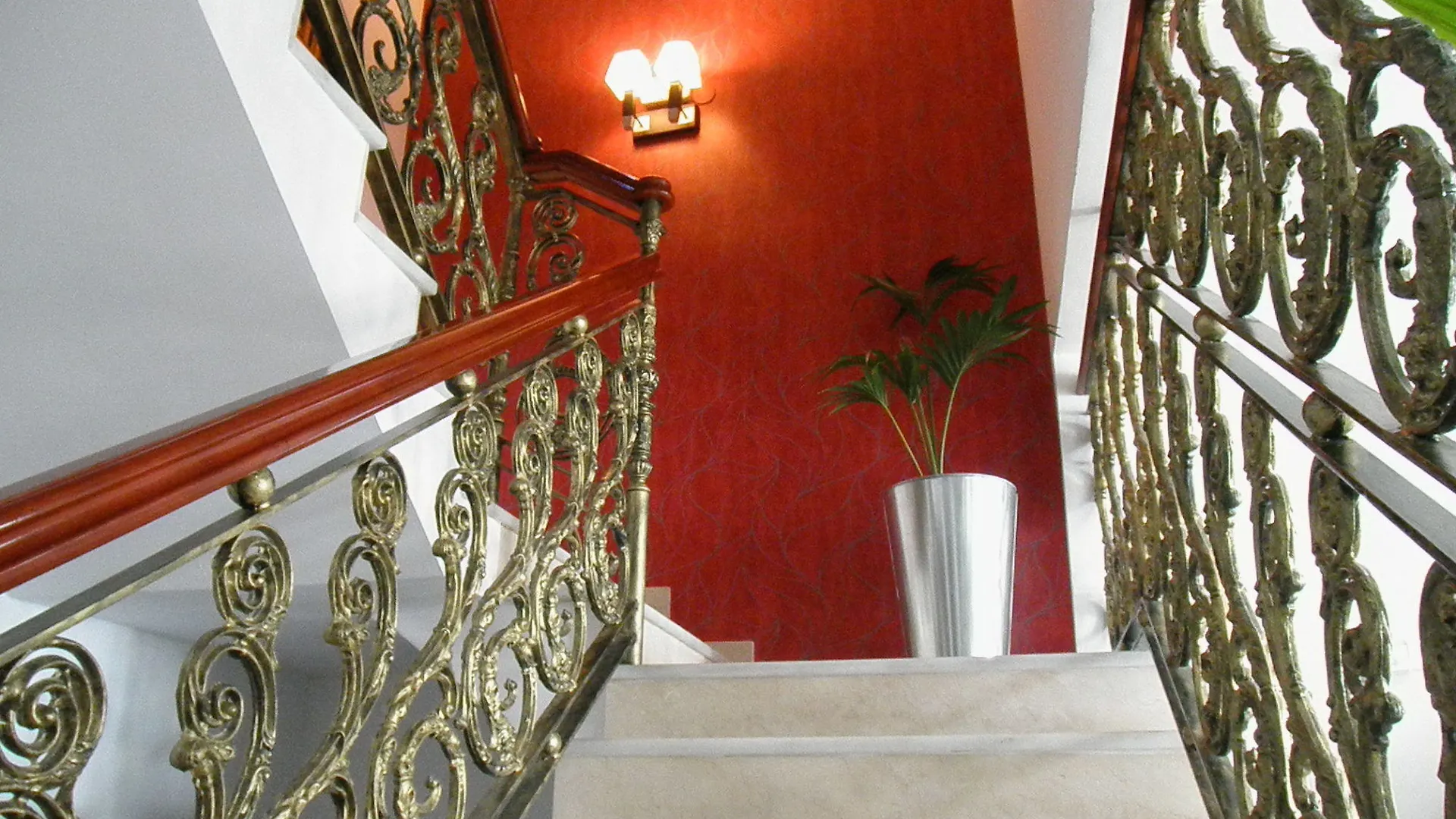 Hotel Abril Nerja 2*,